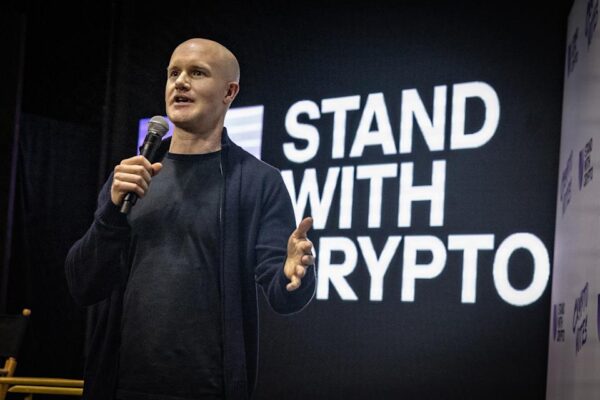 Взлом Coinbase: Старая схема – подкуп сотрудников – ставит под угрозу безопасность криптобирж и крупных инвесторов