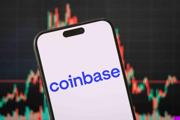 Coinbase под ударом: кибератака, расследование SEC и падение акций – что ждет инвесторов?