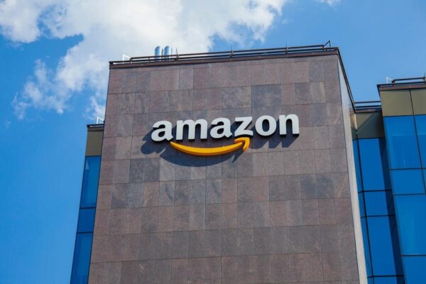 Крипто-революция: Amazon, Walmart и Societe Generale запускают стейблкоины! Что это значит для рынка?