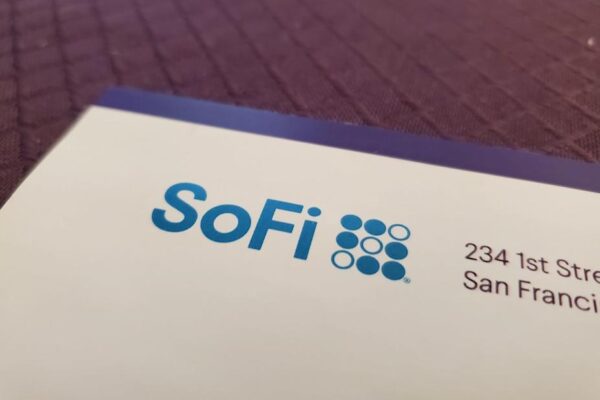 SoFi возвращается в крипто: международные переводы со стейблкоинами и запуск торгов BTC и ETH
