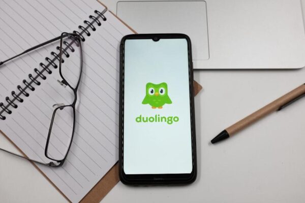 Duolingo: Переоцененная акция или долгосрочный рост? Анализ перспектив и рисков для инвесторов