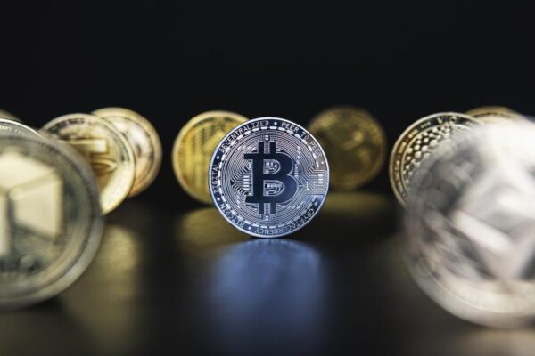 Биткоин 2.0: 4 Альткоина, Которые Могут Стать Следующим Криптовалютным Лидером в 2025 Году